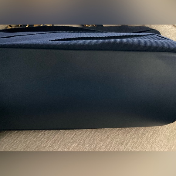 Salvatore Ferragamo Navy Canvas & Leather Shoulder Bag - Picture 4 of 7